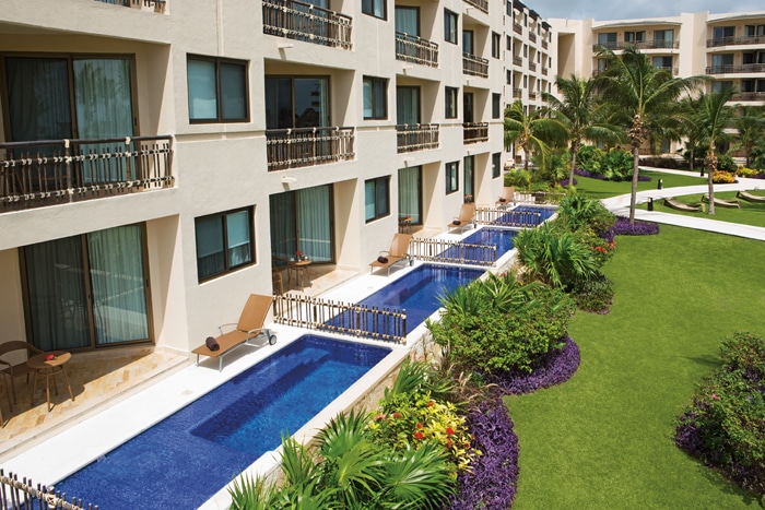 Dreams Riviera Cancun swim-up rooms